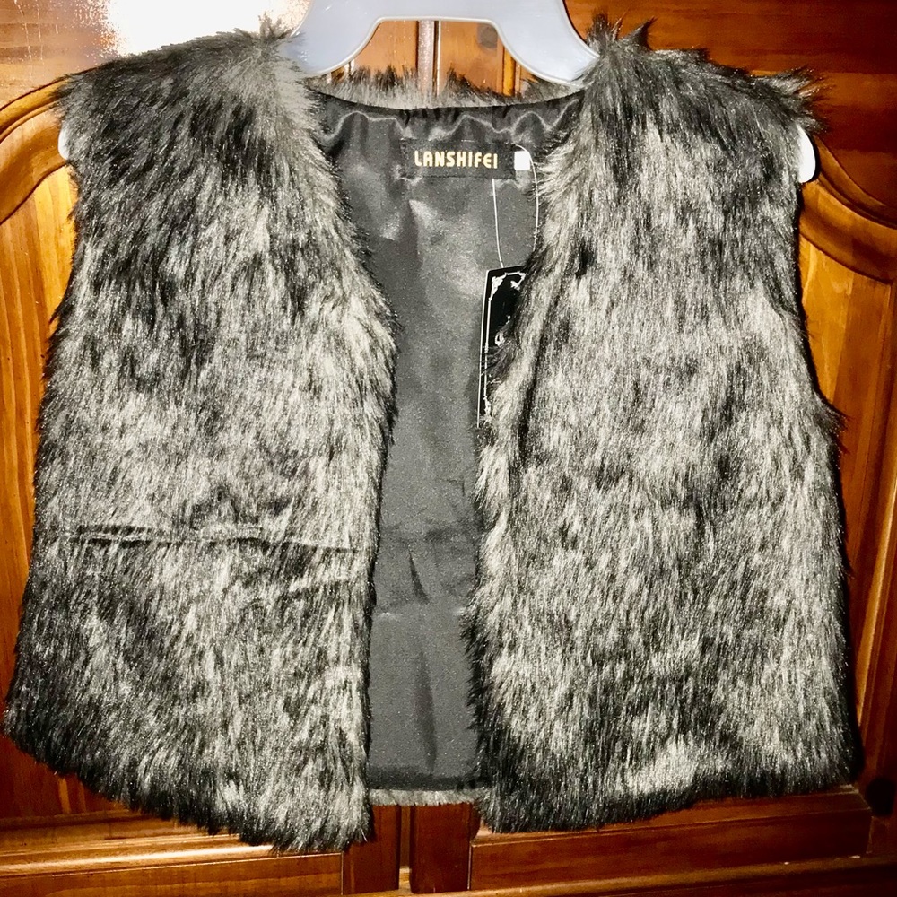 Short fake fur vest